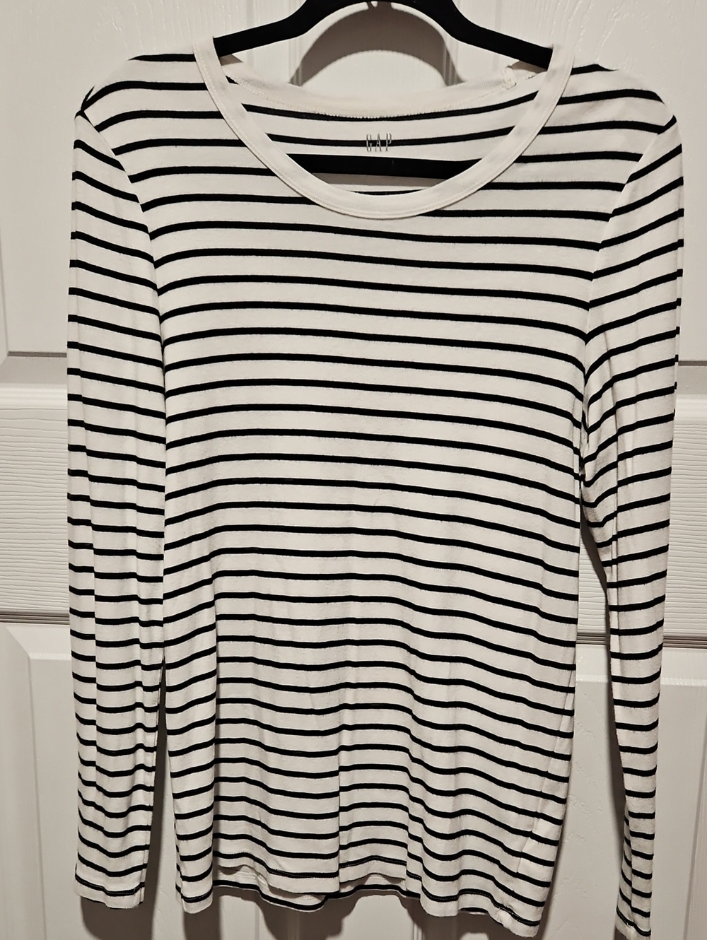 GAP Black and White Striped Long-Sleeve Crewneck Top